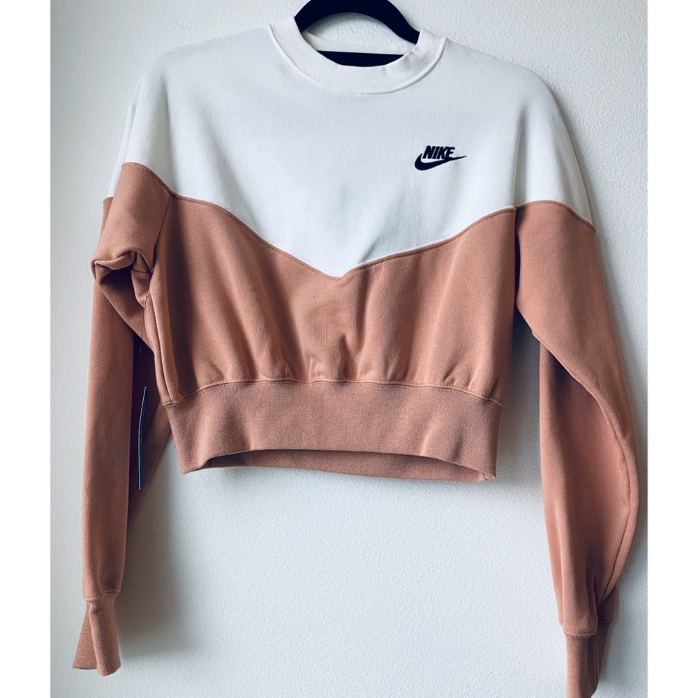 NWT Nike cropped active sweatshirt